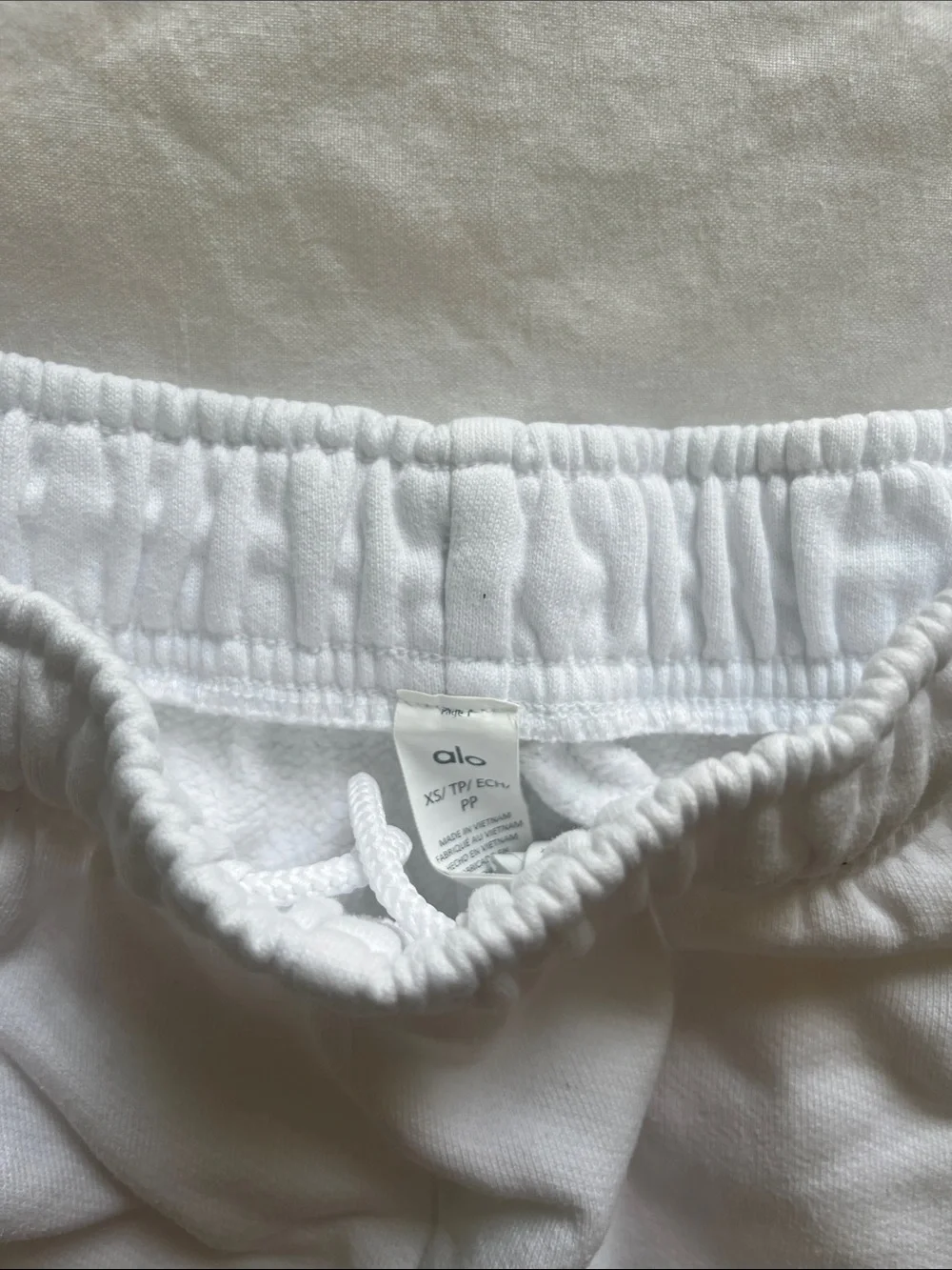 ALO Yoga soft white